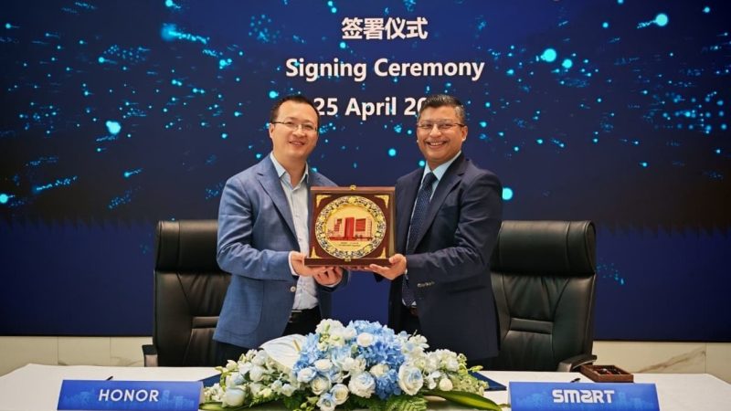 বাংলাদেশে উৎপাদন শুরু করতে যাচ্ছে এআই প্রযুক্তি ব্র্যান্ড অনার